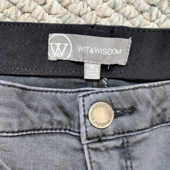 Wit & Wisdom Ab Solution Stretch Denim Shorts in Bk Black Size 18 - Picture 4 of 6